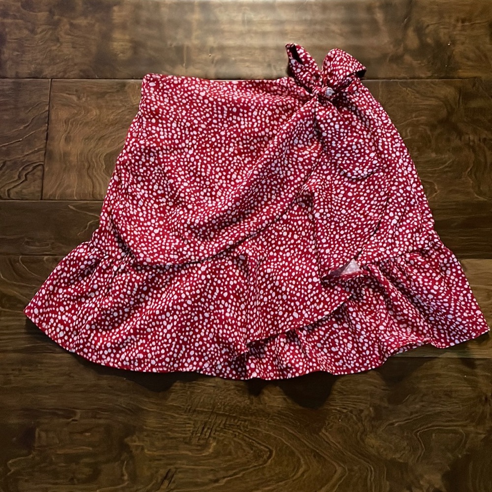 Shein wrap skirt size small red/white